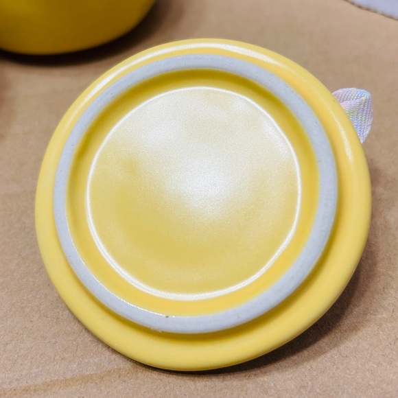 Rae Dunn salt & pepper cellars NEW condition. Yellow with black letters. - Picture 6 of 6